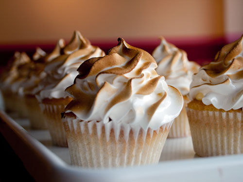 20120326-198790-lemon-meringue-cupcake-sweet-sensations